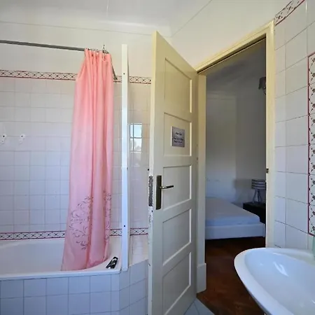 Brotherstay Rooms Lusotile Hostel *