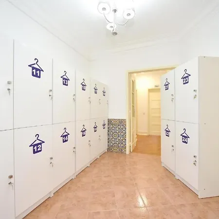 Brothers Place بيت شباب